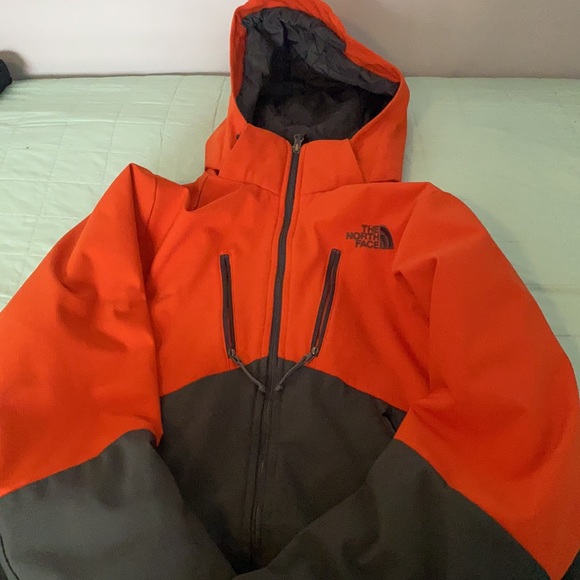 The North Face windfall Gore-tex jacket - Picture 2 of 8